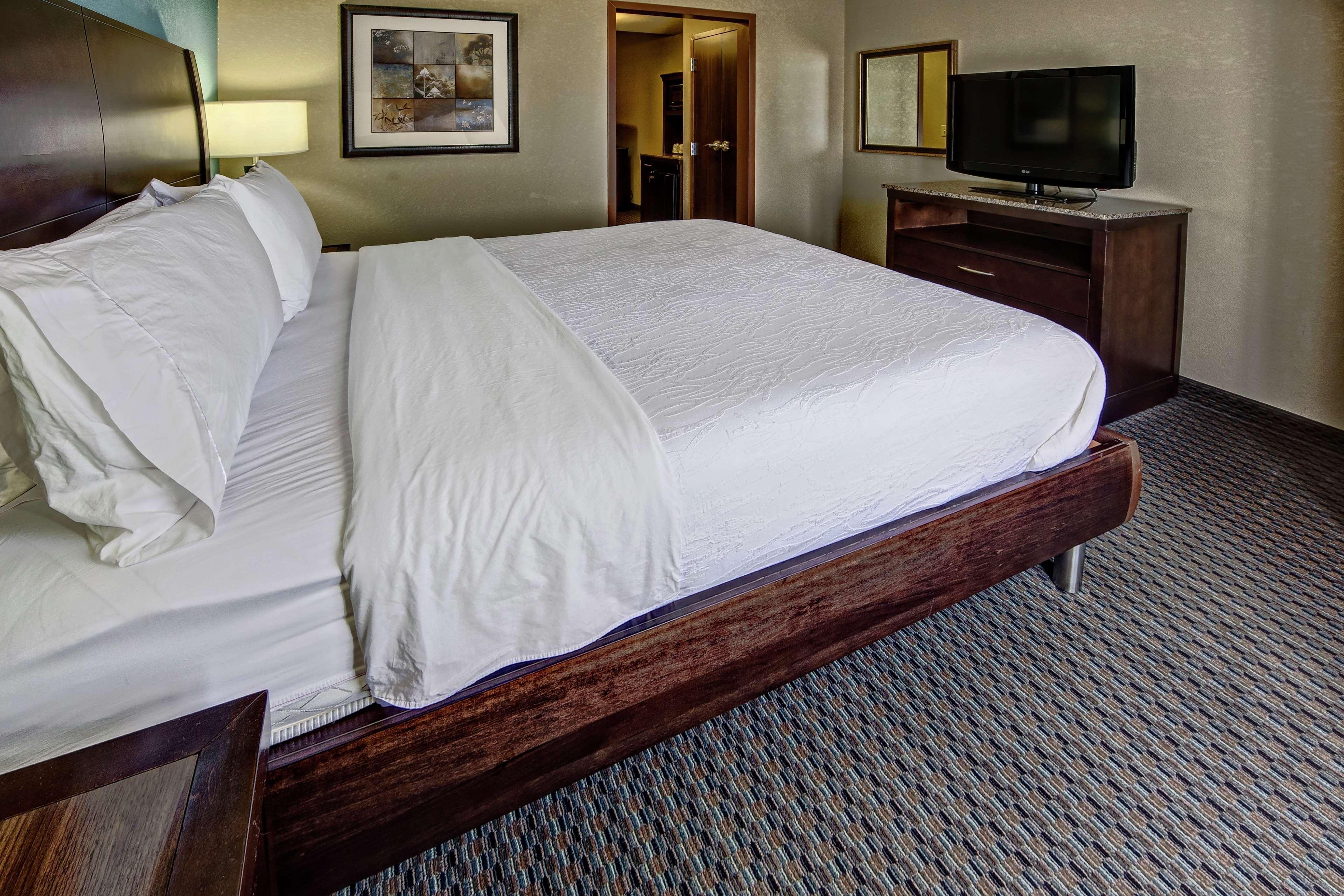 Hilton Garden Inn Midtown Tulsa Buitenkant foto