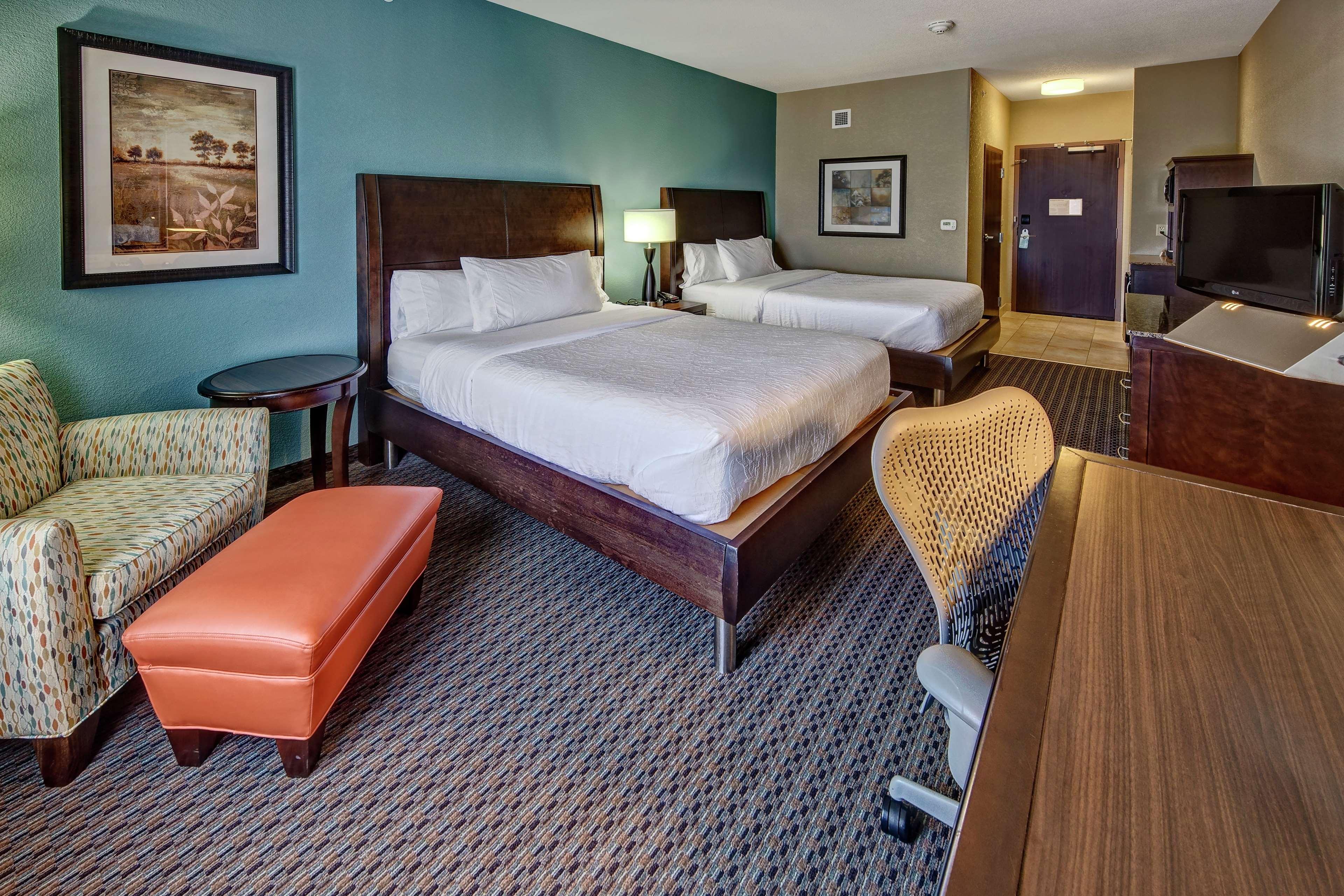 Hilton Garden Inn Midtown Tulsa Buitenkant foto