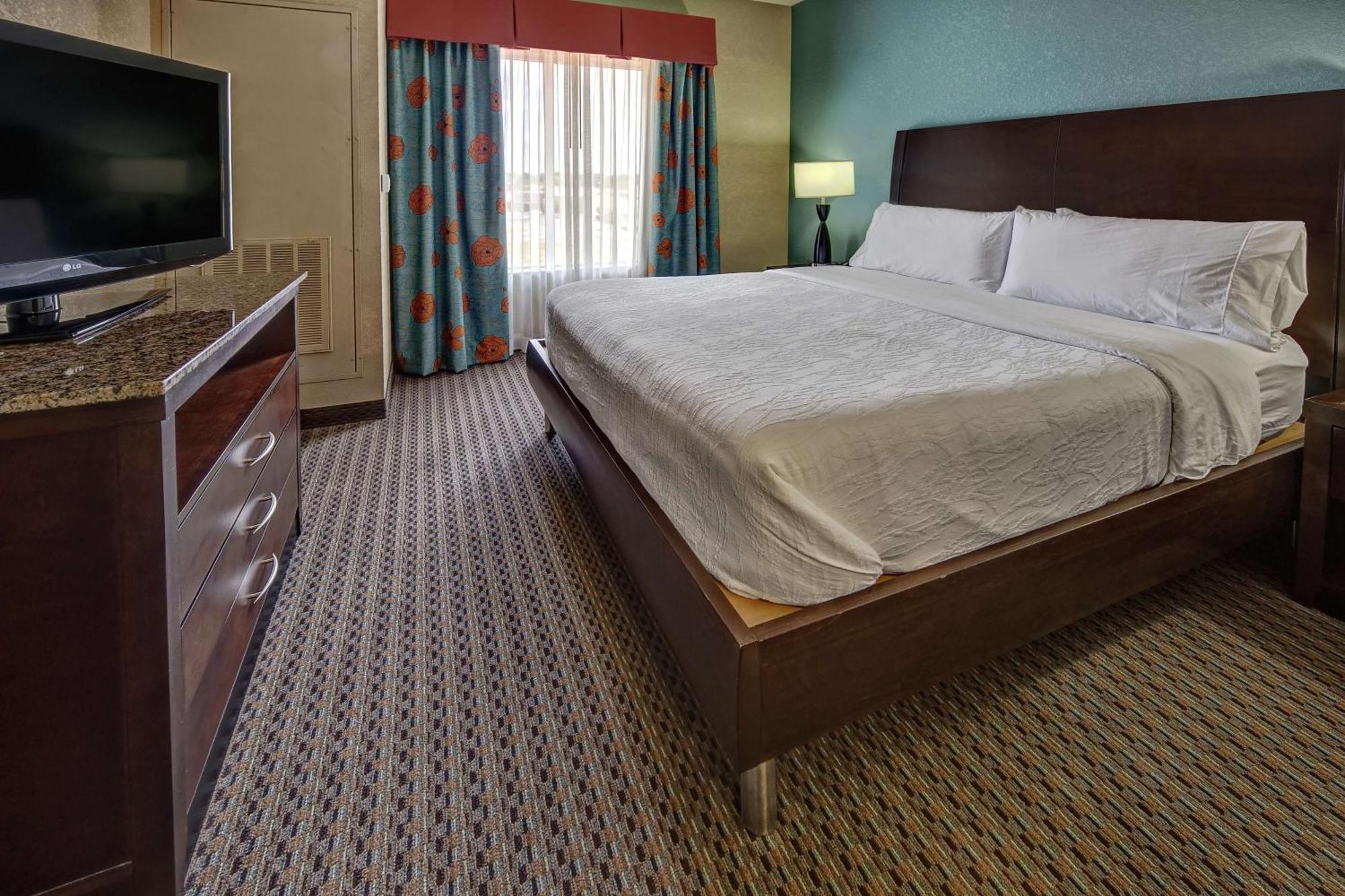 Hilton Garden Inn Midtown Tulsa Buitenkant foto