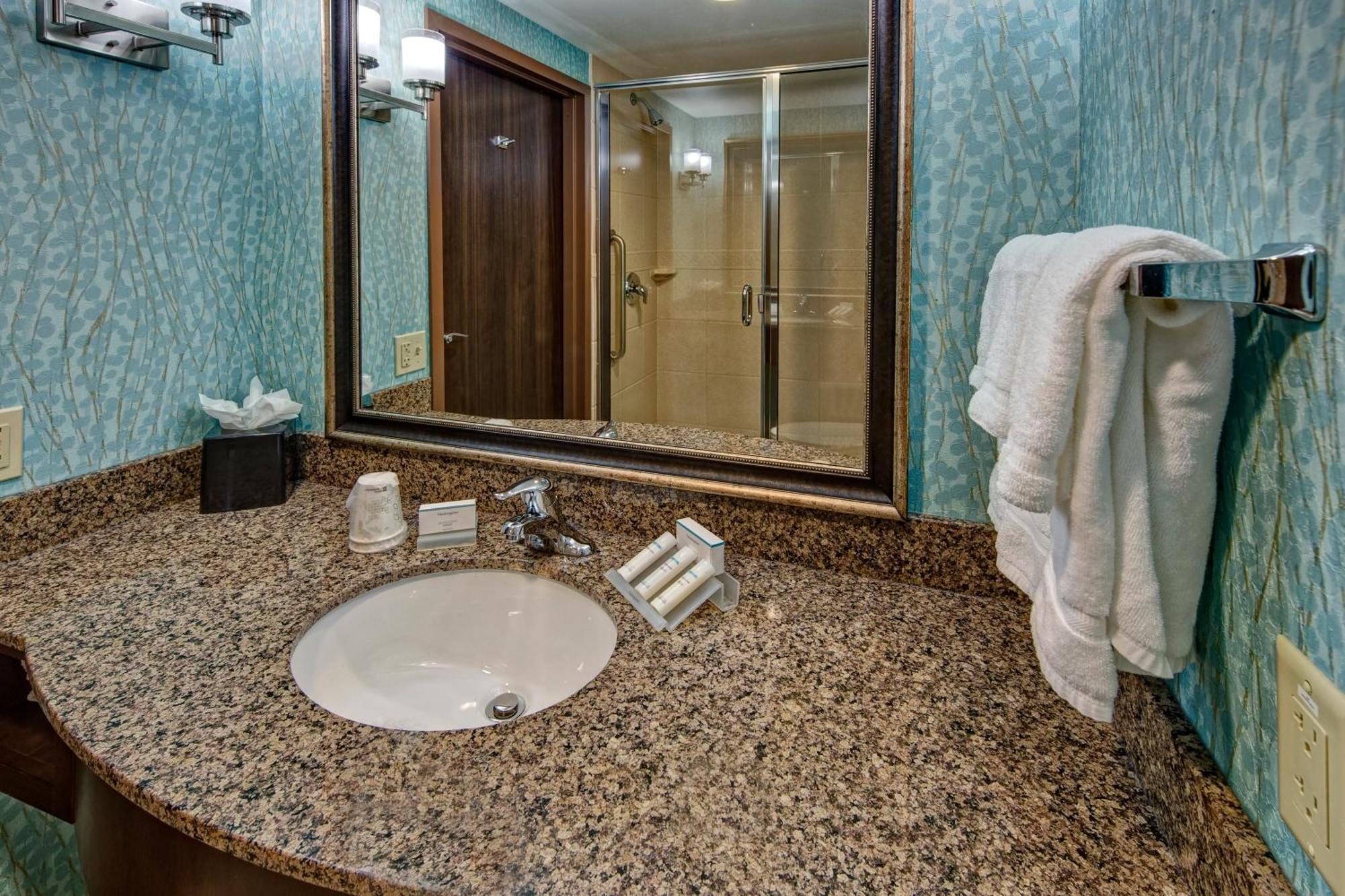 Hilton Garden Inn Midtown Tulsa Buitenkant foto