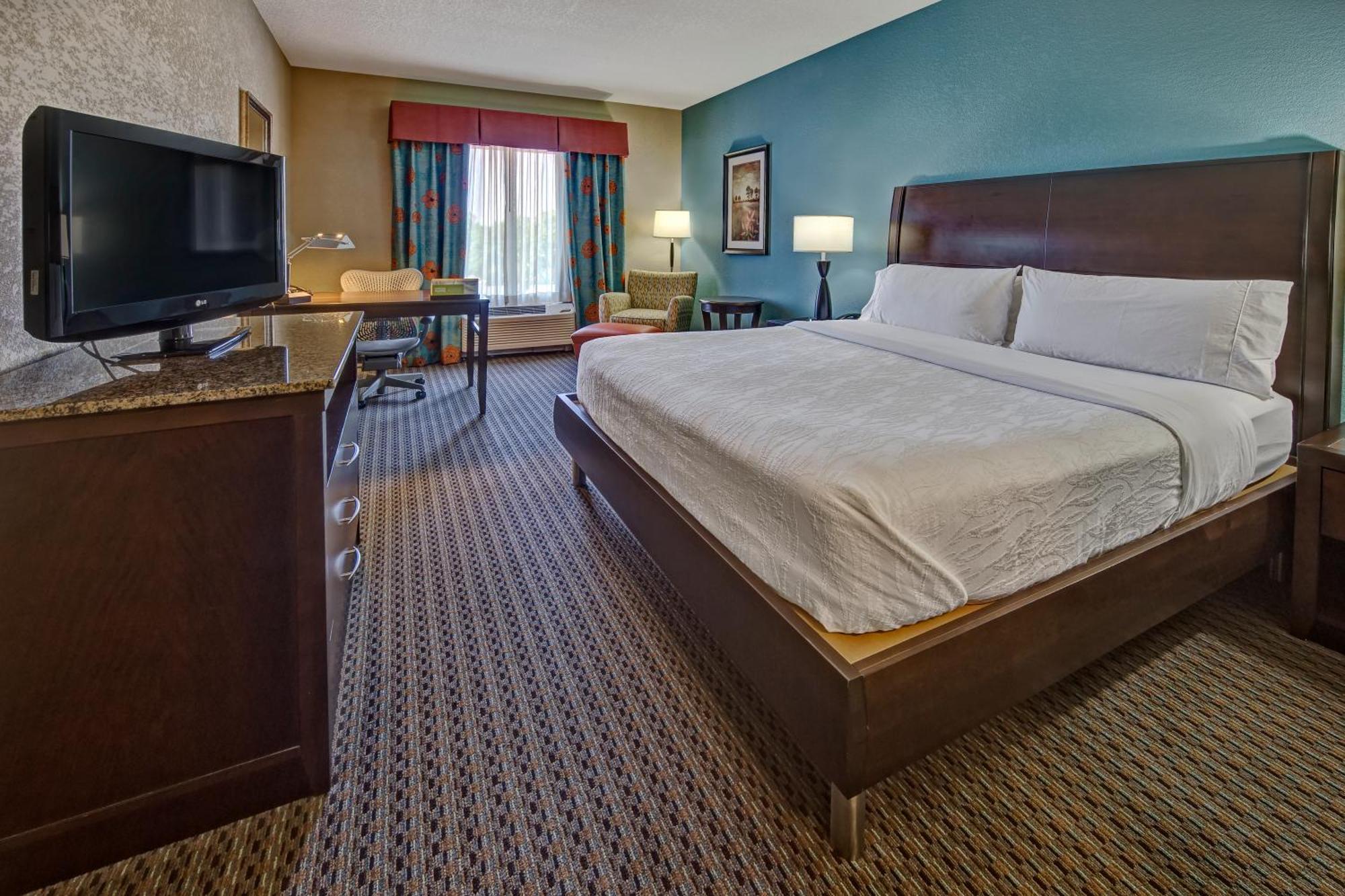 Hilton Garden Inn Midtown Tulsa Buitenkant foto