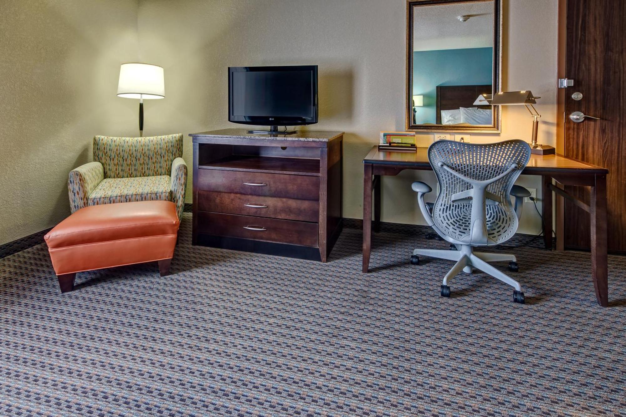 Hilton Garden Inn Midtown Tulsa Buitenkant foto