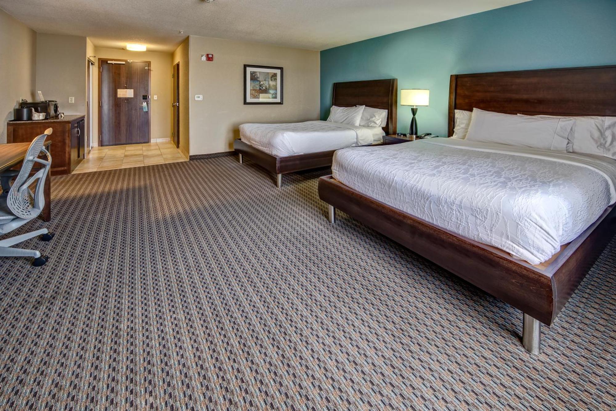 Hilton Garden Inn Midtown Tulsa Buitenkant foto